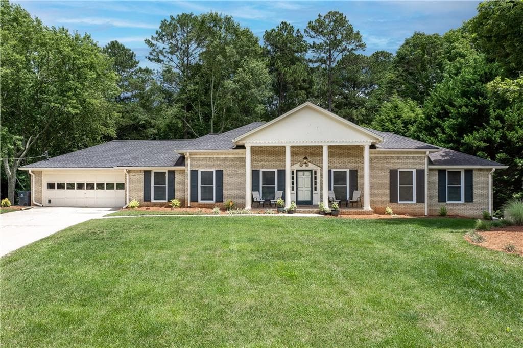 9475 River Lake Drive, Roswell, GA 30075 — most recent listing photo