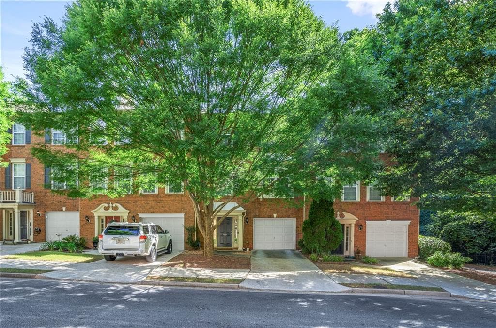 3 bedroom, 4 bathroom, 1,963 sq ft condominium sold at 5151 Manerdale Drive 5, Atlanta, GA 30339