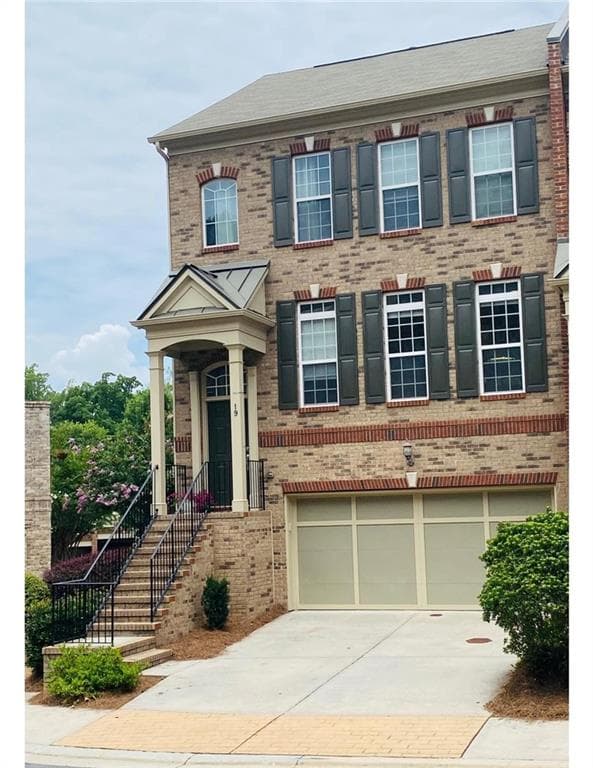 4 bedroom, 4 bathroom, 2,195 sq ft townhouse sold at 19 Arbor Way Drive, Decatur, GA 30030