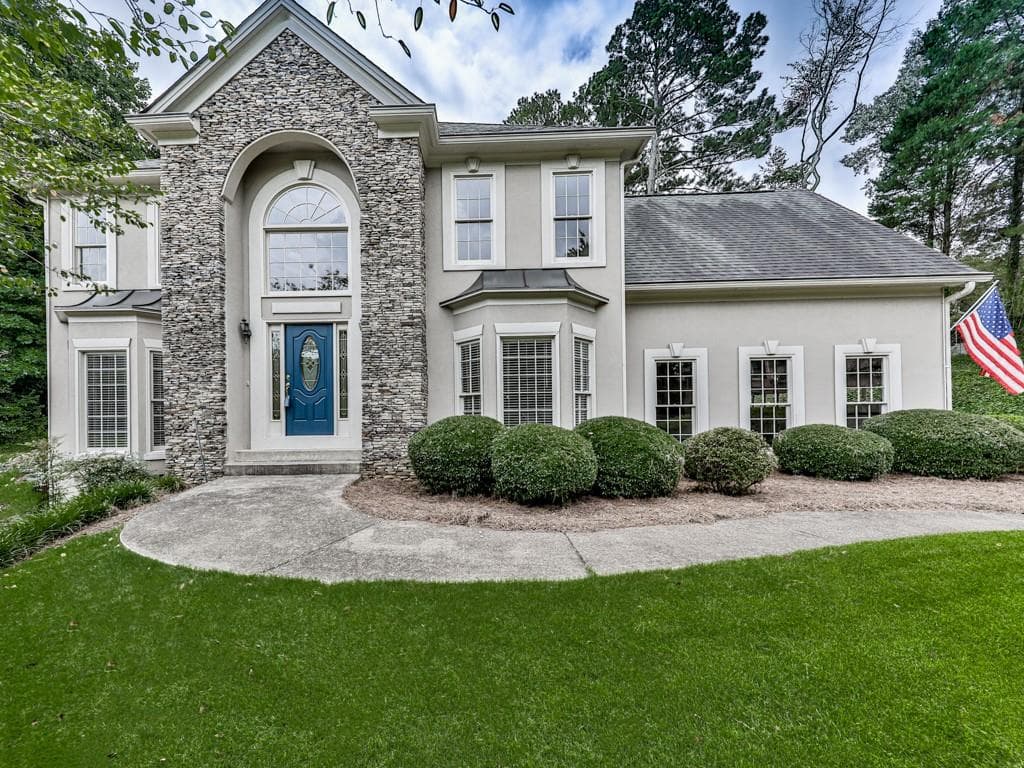 5 bedroom, 3 bathroom, 2,707 sq ft single family residence sold at 1423 Briarcliff Drive, Woodstock, GA 30189