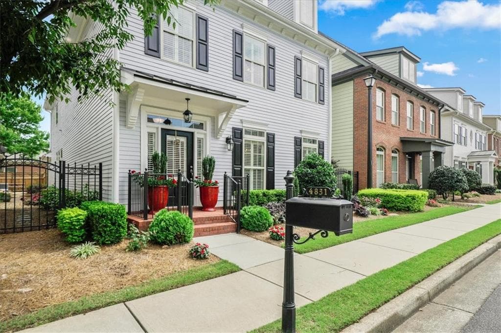 3 bedroom, 4 bathroom, 2,500 sq ft single family residence sold at 4831 Abberley Lane, Alpharetta, GA 30022