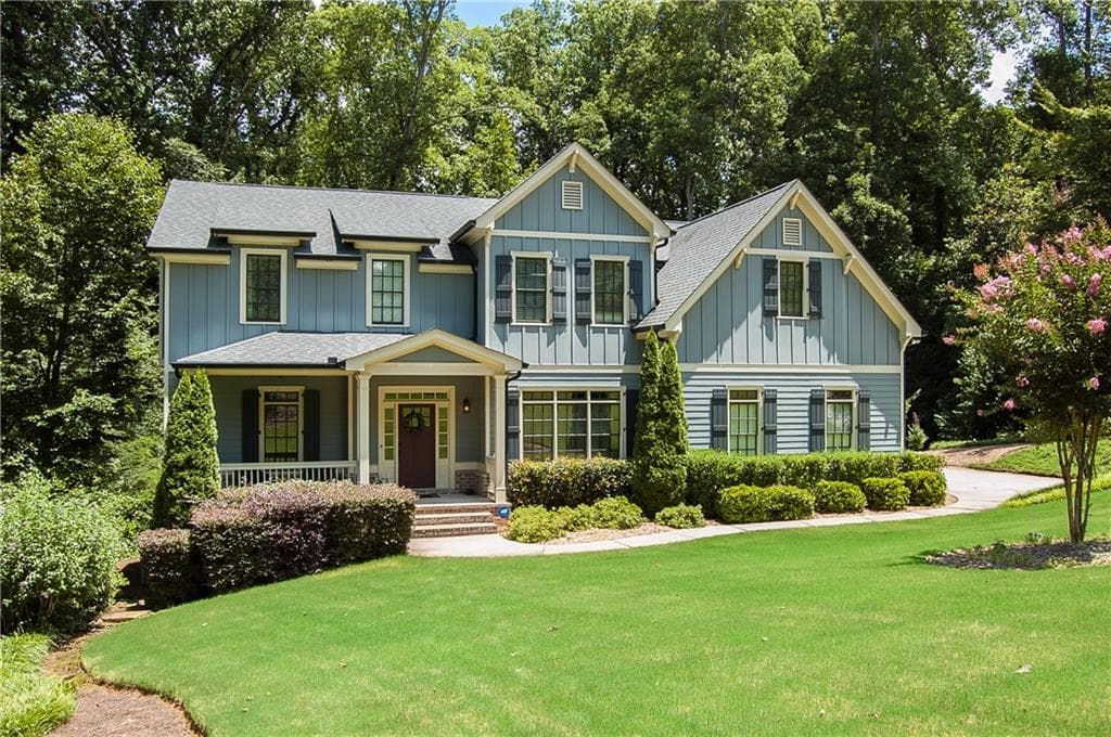 6 bedroom, 5 bathroom, 4,600 sq ft single family residence sold at 2190 Azalea Circle, Decatur, GA 30033