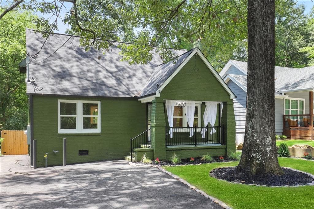 3 bedroom, 3 bathroom, 1,520 sq ft single family residence sold at 1961 Browns Mill Road, Atlanta, GA 30315