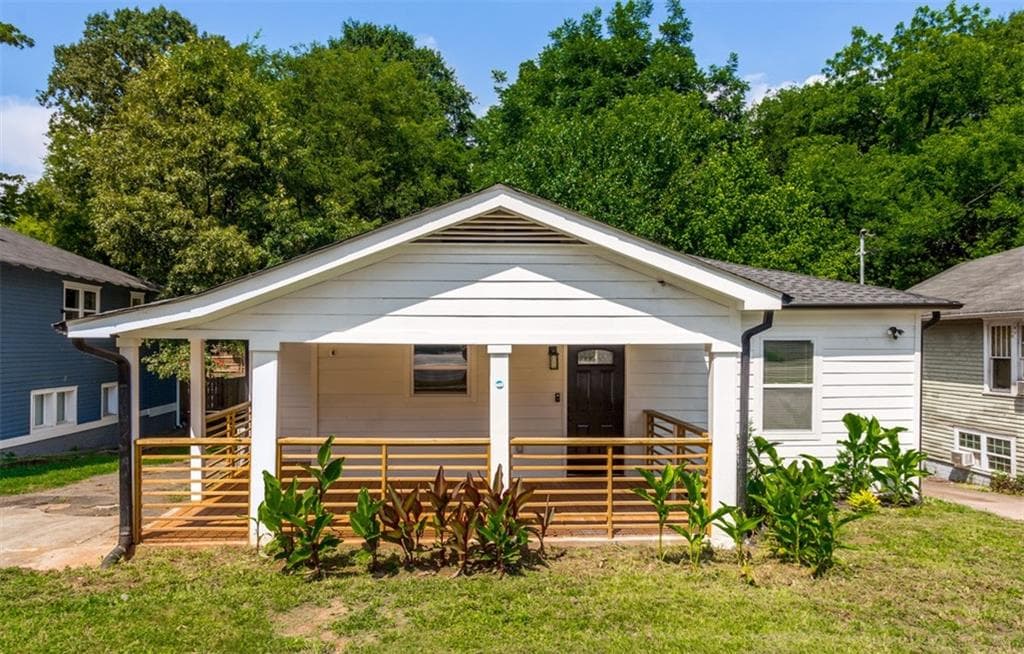 3 bedroom, 2 bathroom, 1,904 sq ft single family residence sold at 1854 Jonesboro Road, Atlanta, GA 30315