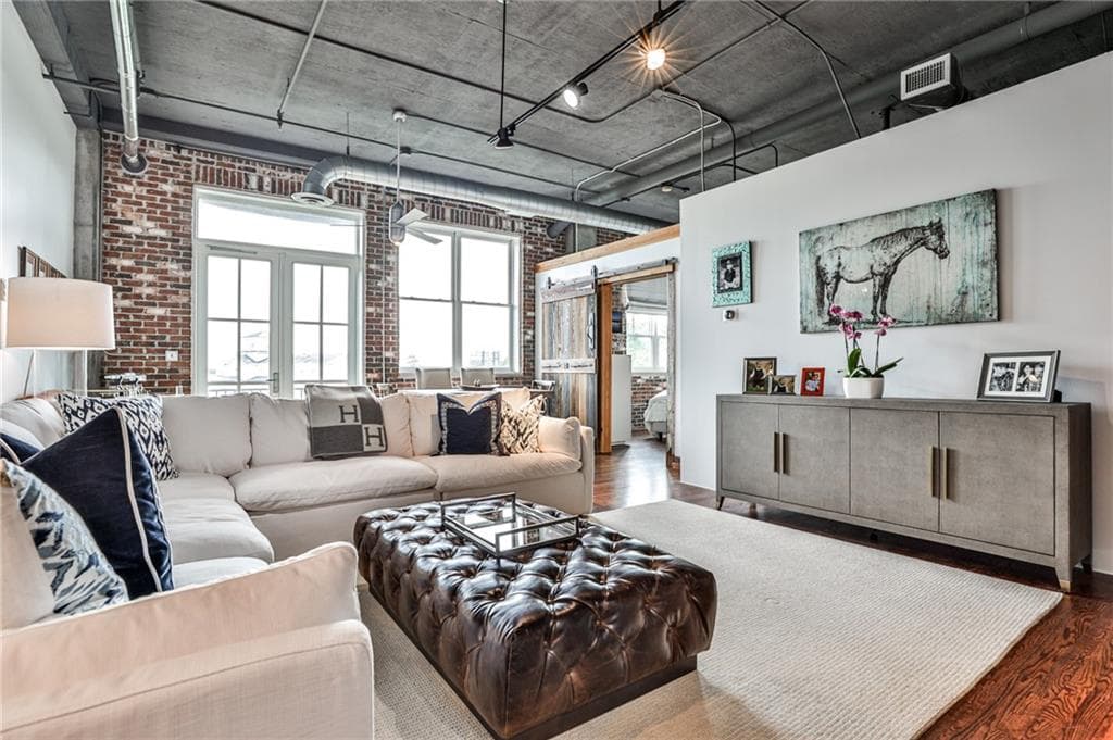 2 bedroom, 2 bathroom, 1,309 sq ft condominium sold at 3180 Mathieson Drive 808, Atlanta, GA 30305
