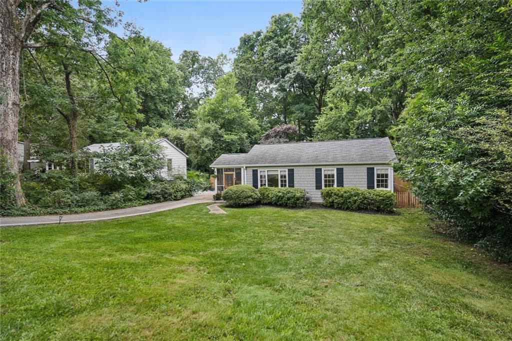 3 bedroom, 2 bathroom, 1,016 sq ft single family residence sold at 549 Scott Circle, Decatur, GA 30033