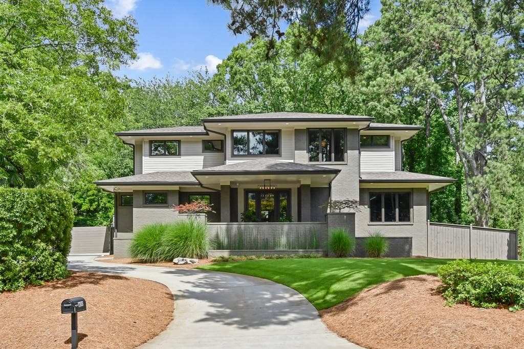 5 bedroom, 6 bathroom, 4,728 sq ft single family residence sold at 200 Old Ivy Road, Atlanta, GA 30342