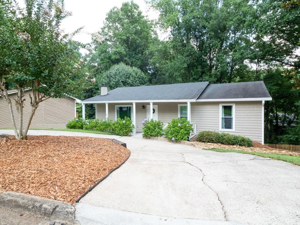 260 Parkmont Court, Roswell, GA 30076 — most recent listing photo