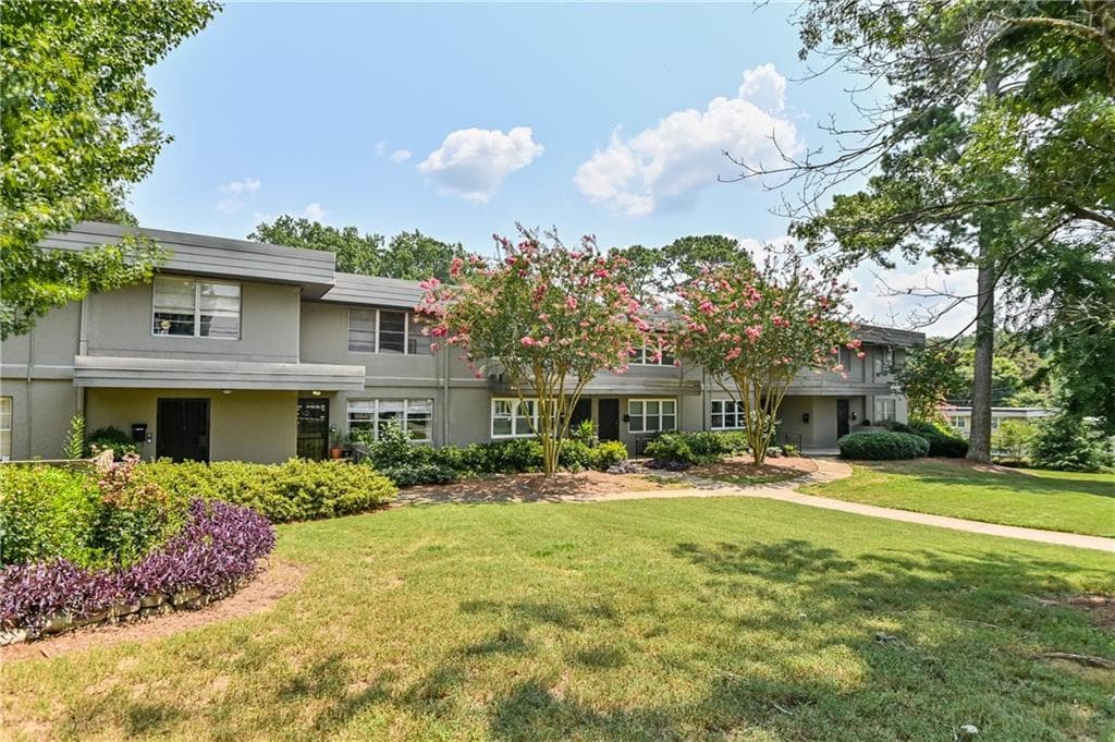 2 bedroom, 2 bathroom, 1,168 sq ft condominium sold at 331 Lakemoore Drive E, Atlanta, GA 30342