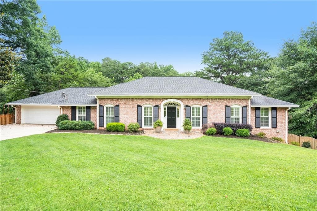 4 bedroom, 4 bathroom, 4,704 sq ft single family residence sold at 4719 Tall Pines Drive, Atlanta, GA 30327