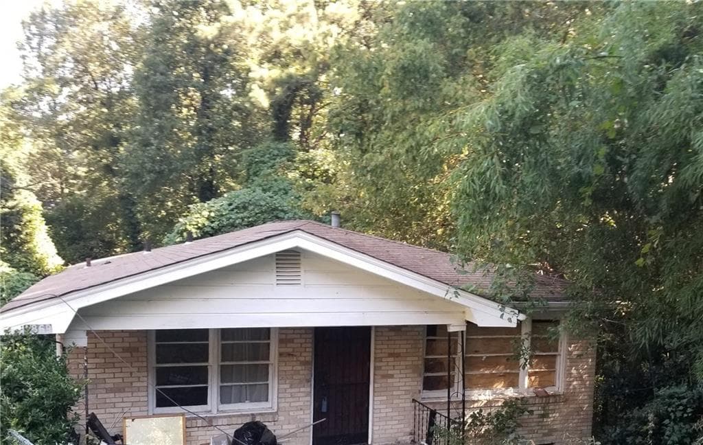 3 bedroom, 2 bathroom, 988 sq ft single family residence sold at 1869 NW Tremont Drive, Atlanta, GA 30314