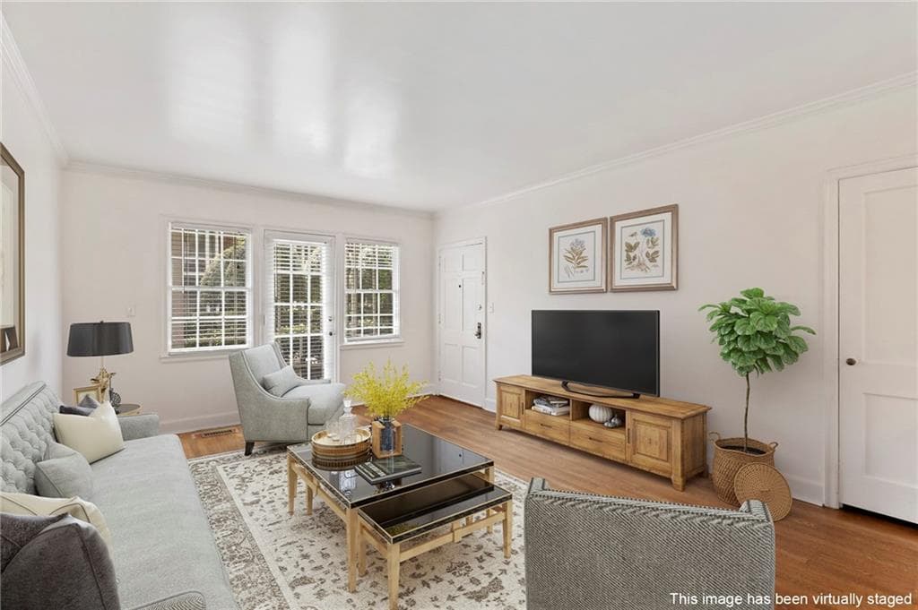 2 bedroom, 1 bathroom, 1,076 sq ft condominium sold at 55 DELMONT Drive C2, Atlanta, GA 30305