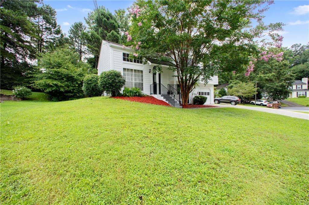 3 bedroom, 2 bathroom, 1,056 sq ft single family residence sold at 11205 Bramshill Drive, Alpharetta, GA 30022