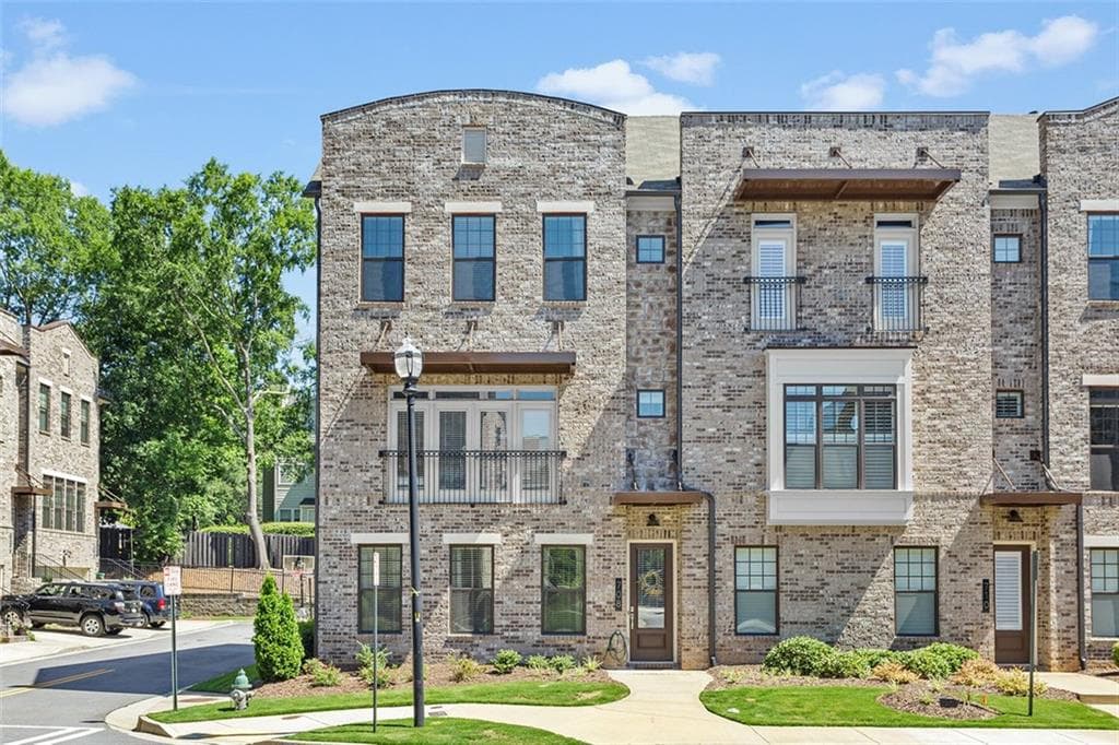 4 bedroom, 4 bathroom, 2,527 sq ft townhouse sold at 708 Alden Drive, Decatur, GA 30030