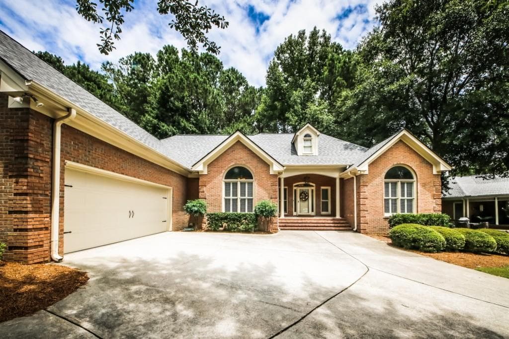3 bedroom, 3 bathroom, 2,467 sq ft single family residence sold at 403 Magnolia Court, Loganville, GA 30052