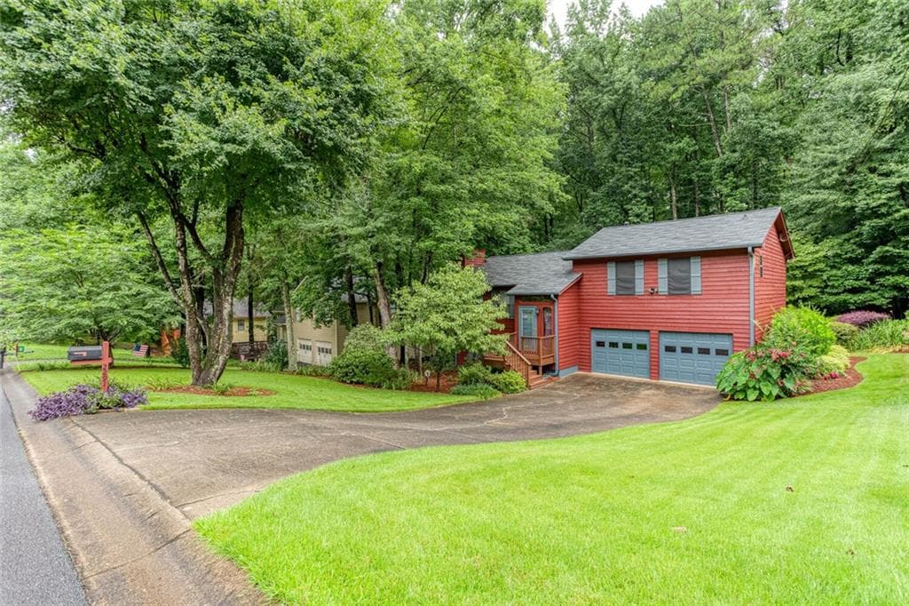 3 bedroom, 2 bathroom, 1,452 sq ft single family residence sold at 2291 Carousel Court, Marietta, GA 30066