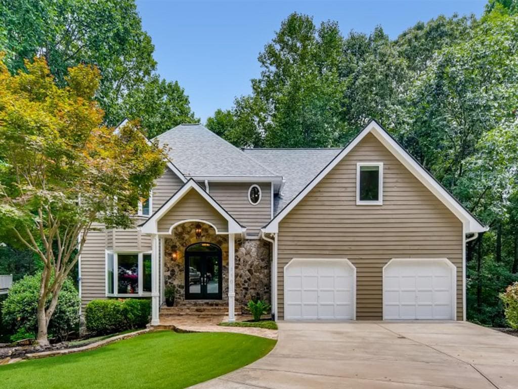 4 bedroom, 4 bathroom, 2,868 sq ft single family residence sold at 110 Bitternut Circle, Roswell, GA 30076