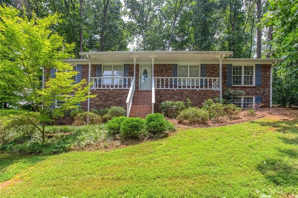 3 bedroom, 2 bathroom, 1,566 sq ft single family residence sold at 582 Hidden Hills Court, Marietta, GA 30066