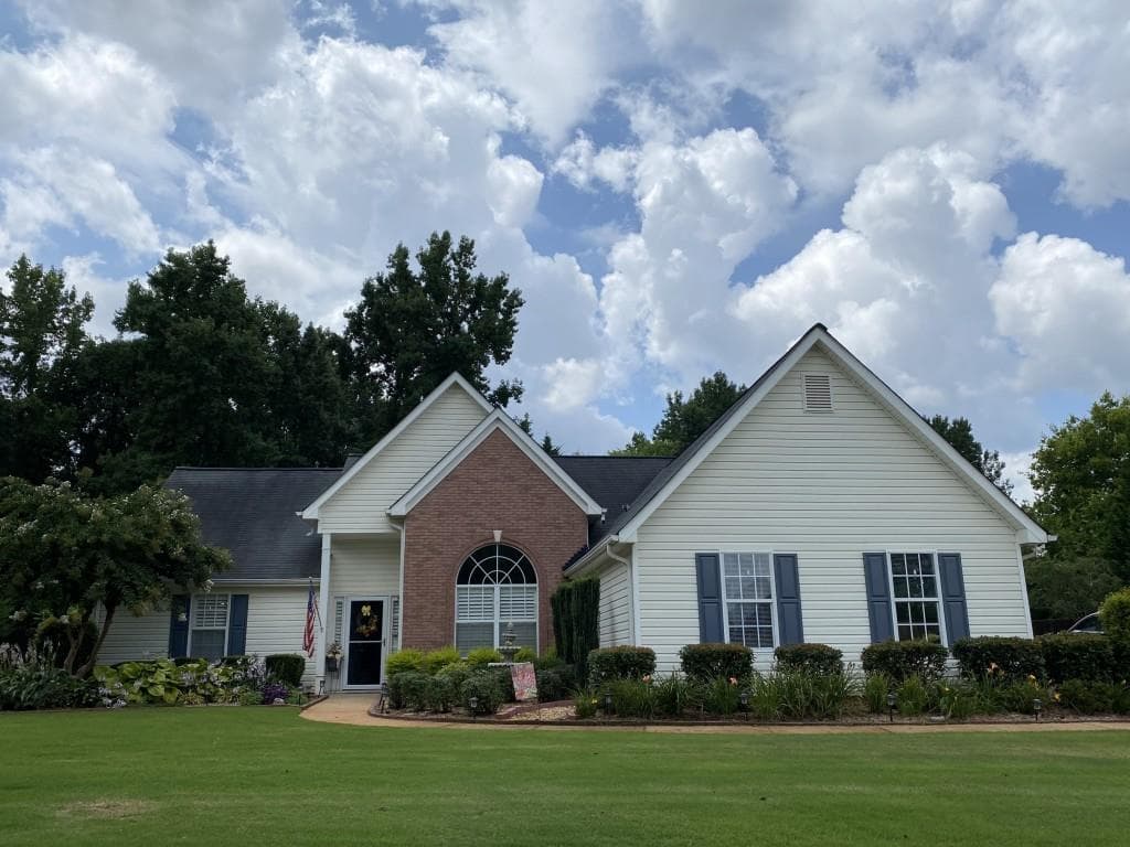3 bedroom, 2 bathroom, 1,914 sq ft single family residence sold at 2110 Pemberton Point, Buford, GA 30519