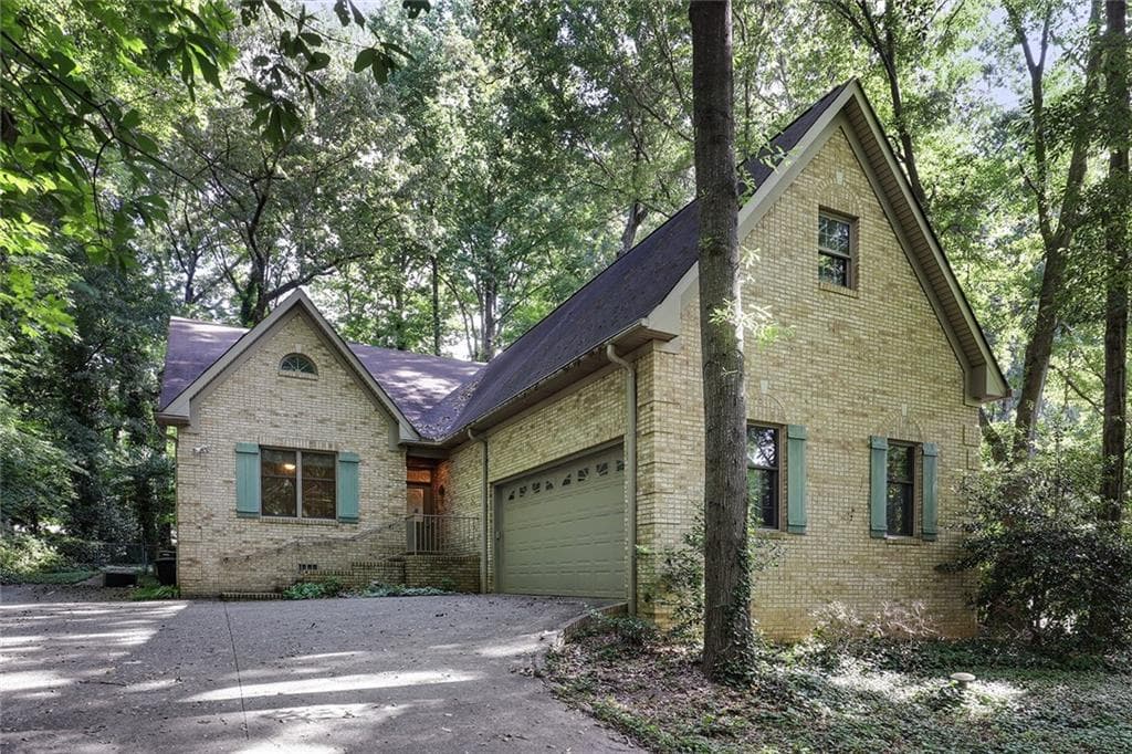 4 bedroom, 3 bathroom, 2,526 sq ft single family residence sold at 2094 Azalea Circle, Decatur, GA 30033