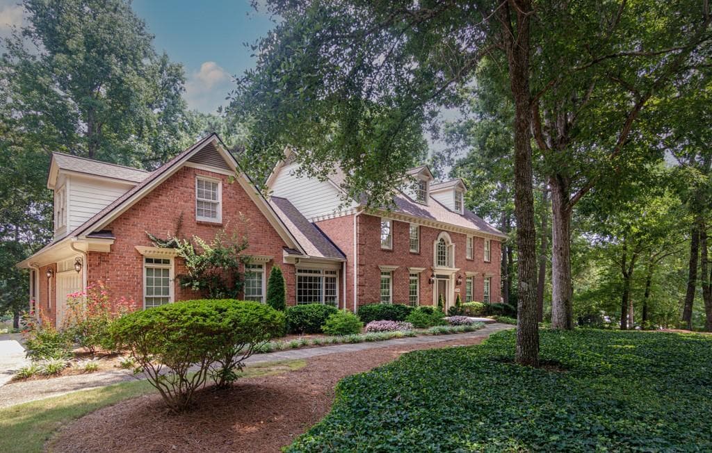 6 bedroom, 5 bathroom, 6,321 sq ft single family residence sold at 1230 Bridgewater Walk, Snellville, GA 30078