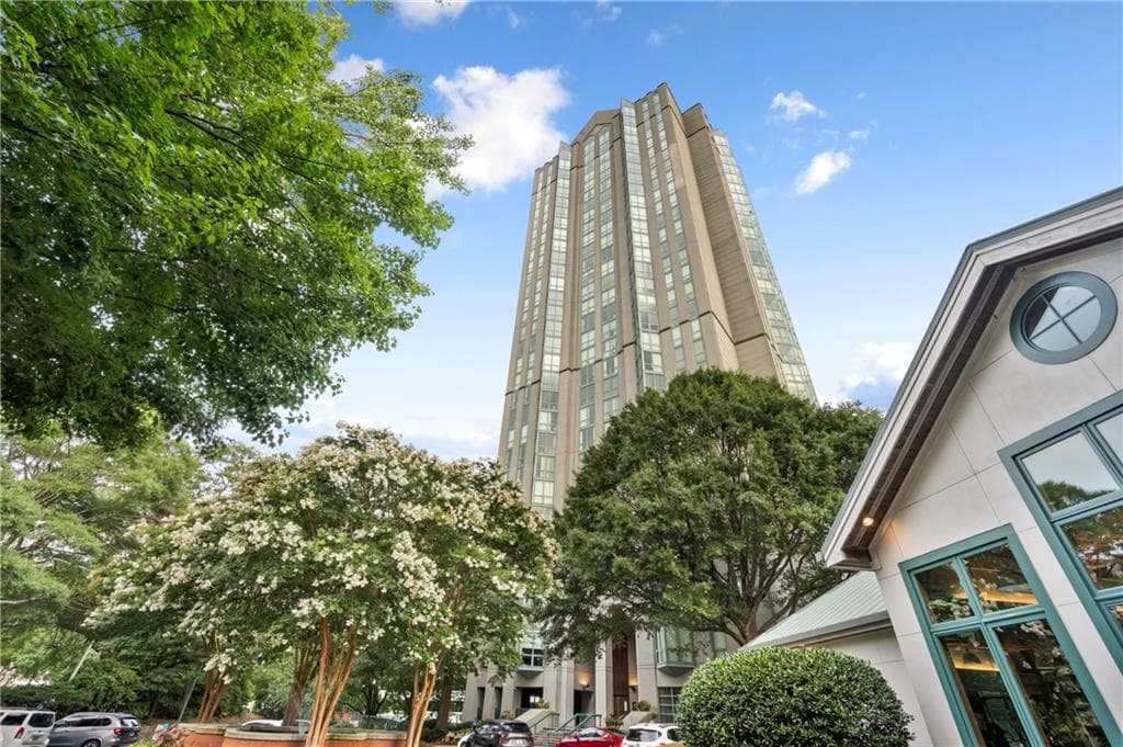 2 bedroom, 2 bathroom, 1,260 sq ft condominium sold at 2870 Pharr Court South 2610, Atlanta, GA 30305