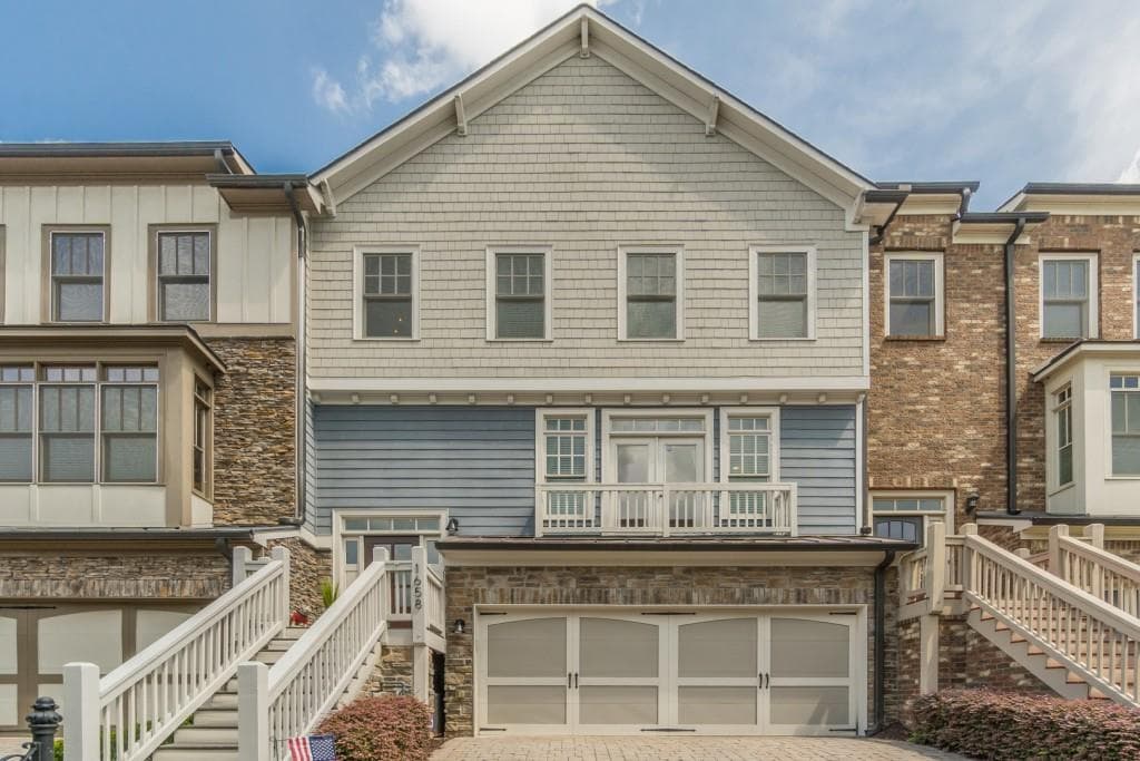 3 bedroom, 4 bathroom, 2,198 sq ft townhouse sold at 1658 Gilstrap Lane, Atlanta, GA 30318