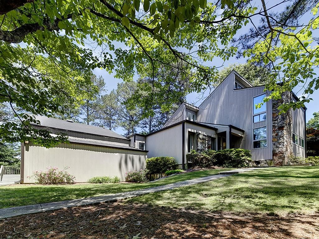 4 bedroom, 4 bathroom, 2,992 sq ft single family residence sold at 260 Rhine Drive, Alpharetta, GA 30022