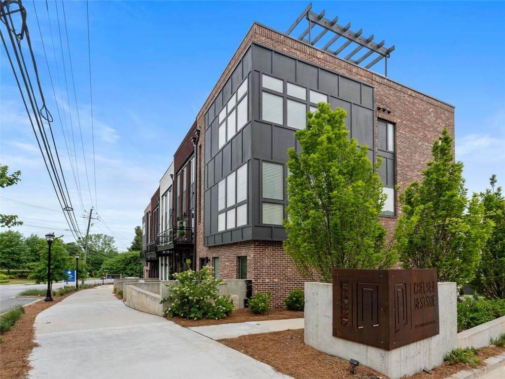 3 bedroom, 4 bathroom, 2,251 sq ft townhouse sold at 1285 Chelsea Circle 73, Atlanta, GA 30318