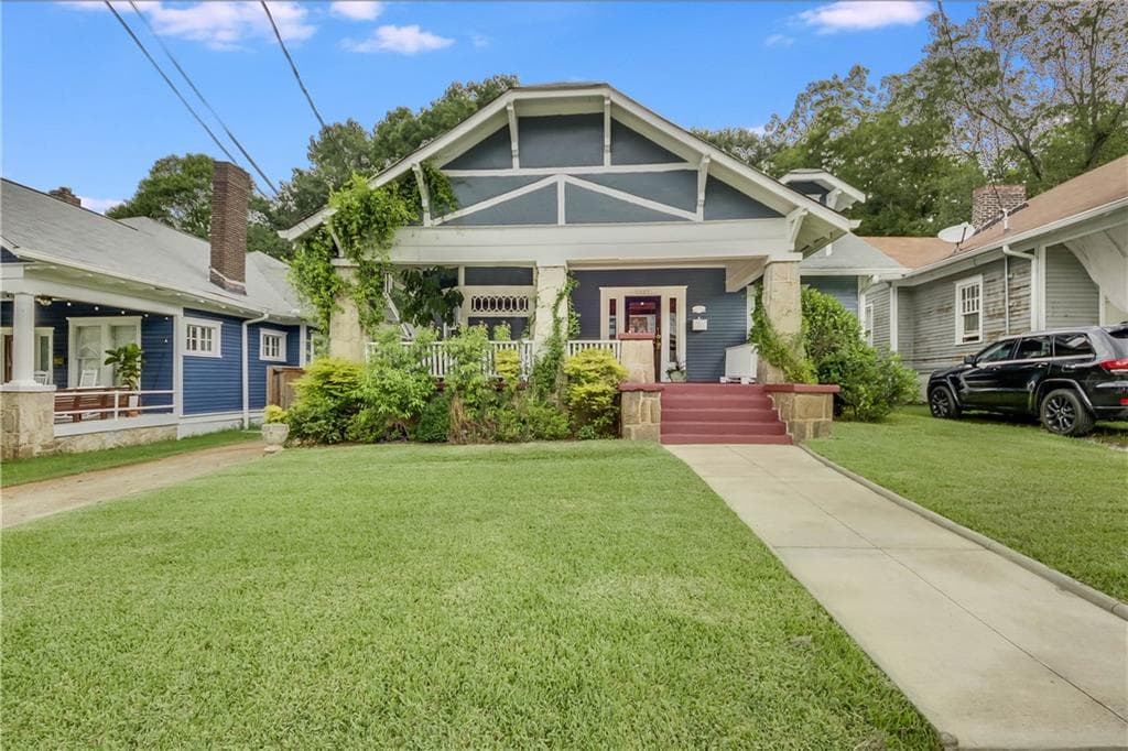 3 bedroom, 3 bathroom, 2,038 sq ft single family residence sold at 1237 Lucile Avenue, Atlanta, GA 30310