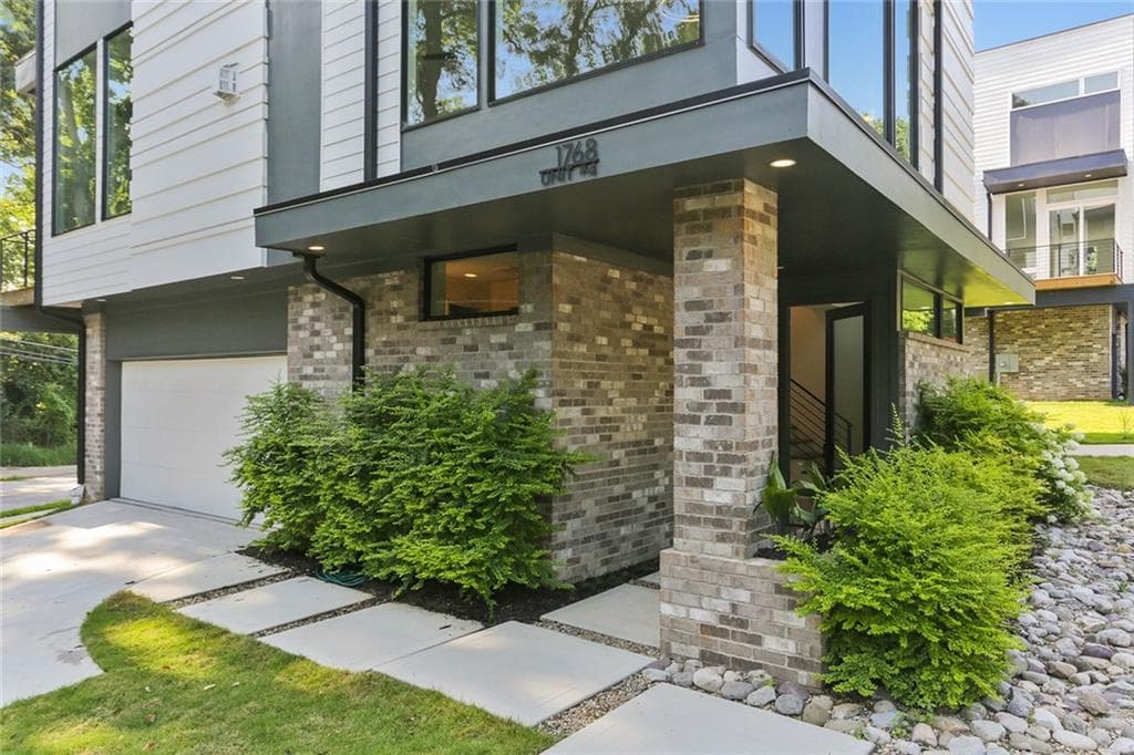 3 bedroom, 4 bathroom, 1,965 sq ft townhouse sold at 1768 Marietta Road 4, Atlanta, GA 30318