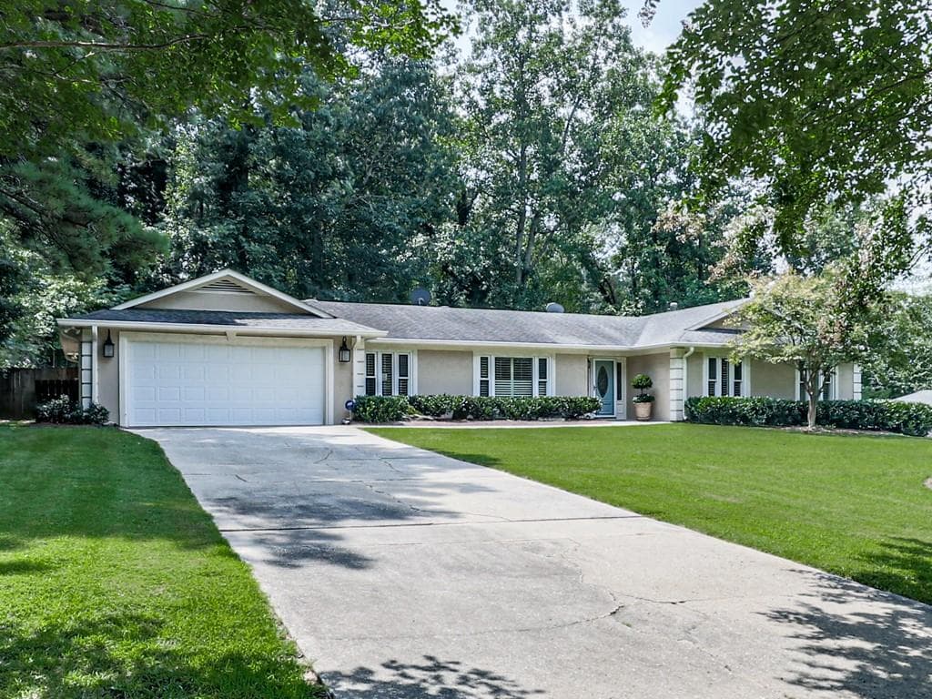 3075 Brookview Drive, Marietta, GA 30068 — most recent listing photo