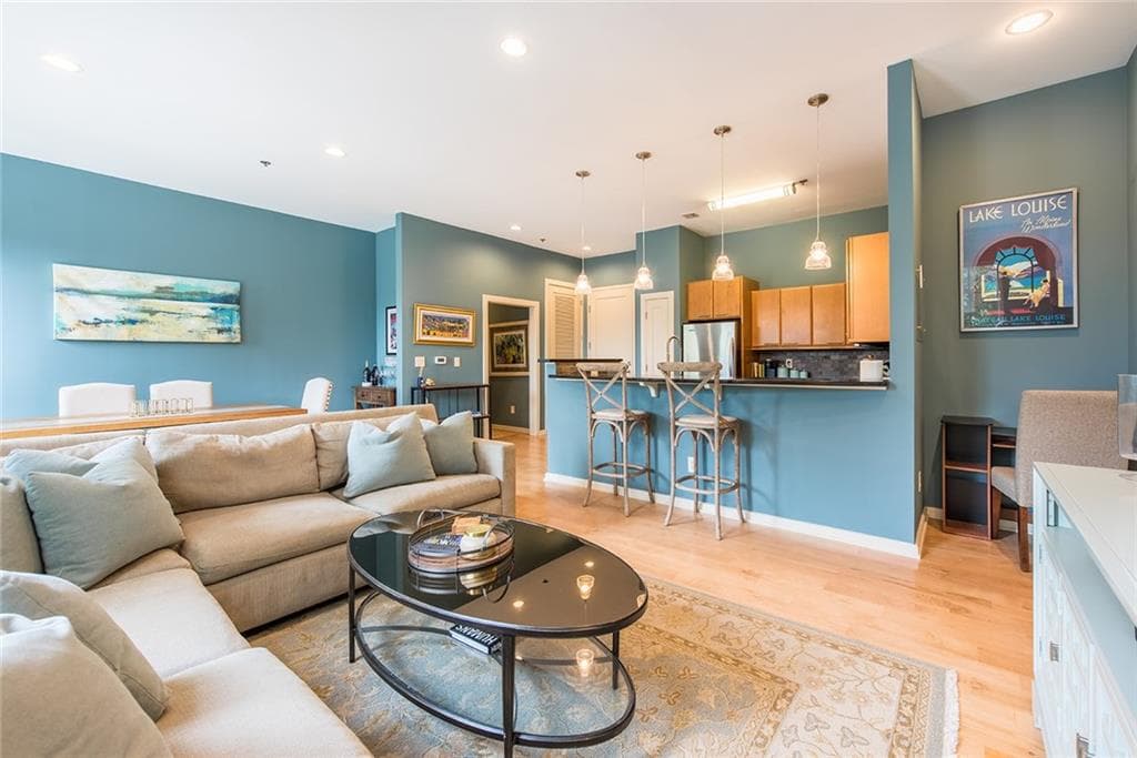 2 bedroom, 2 bathroom, 1,149 sq ft condominium sold at 1430 Dresden Drive B220, Atlanta, GA 30319