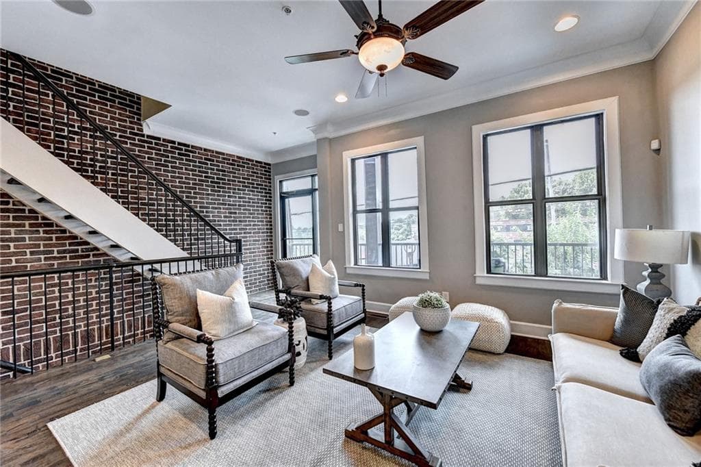 2 bedroom, 3 bathroom, 1,806 sq ft townhouse sold at 1199 Huff Road 110, Atlanta, GA 30318
