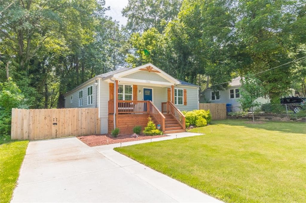 3 bedroom, 2 bathroom, 1,650 sq ft single family residence sold at 1266 Almont Drive, Atlanta, GA 30310