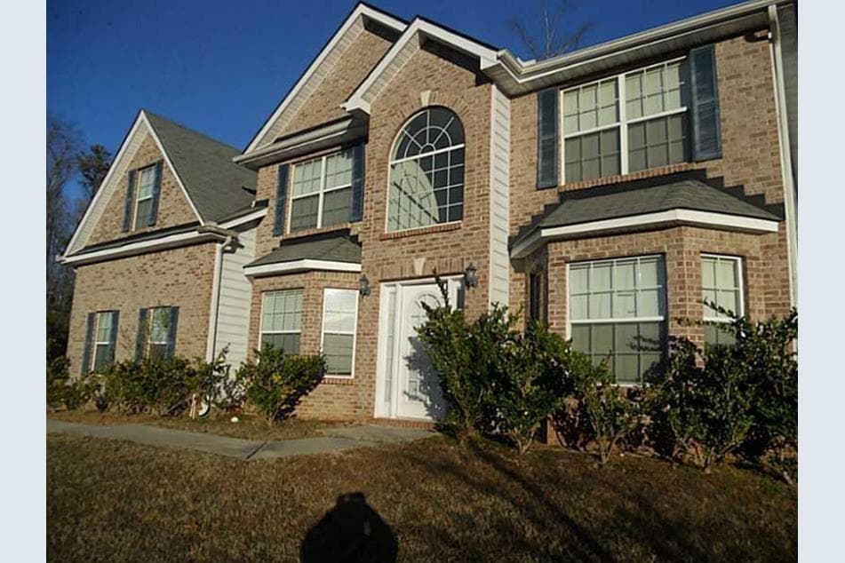 5 bedroom, 3 bathroom, 3,108 sq ft single family residence under contract at 7430 Spoleto Loop, Fairburn, GA 30213