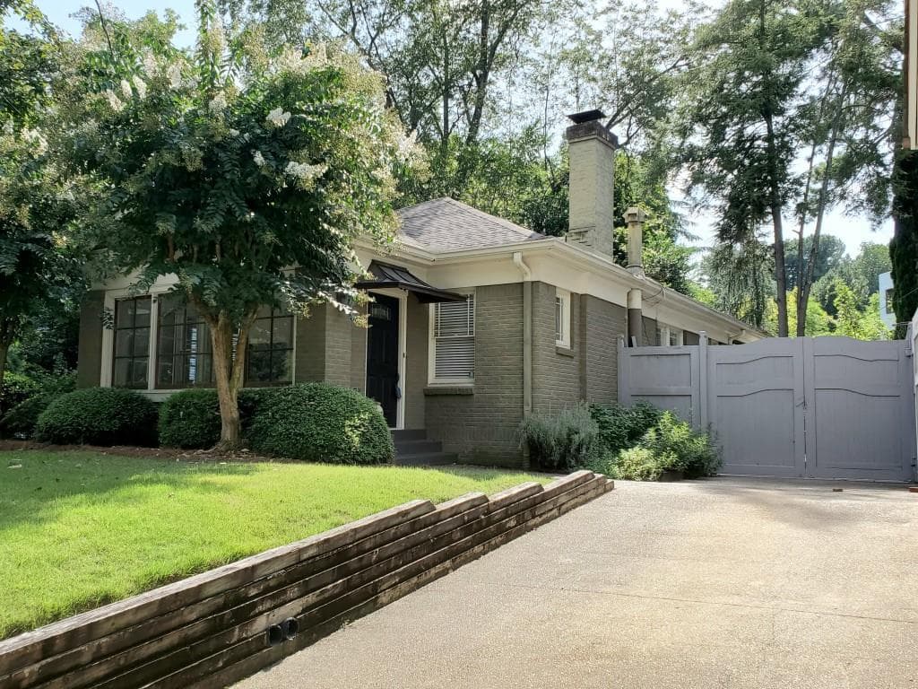 3 bedroom, 2 bathroom, 1,659 sq ft single family residence sold at 21 Park Circle, Atlanta, GA 30305