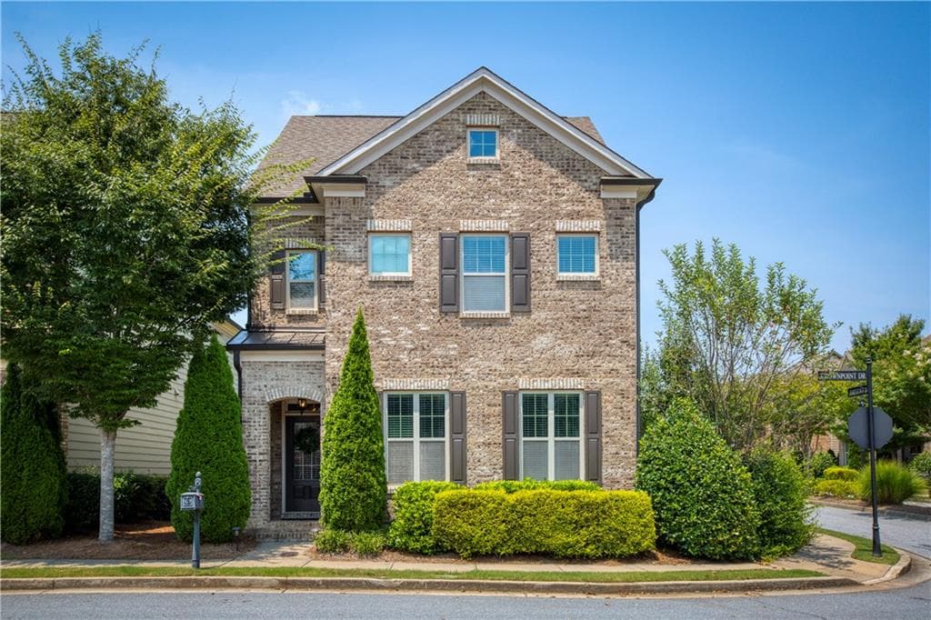 4 bedroom, 4 bathroom, 2,732 sq ft single family residence sold at 7875 Crownpoint Drive, Alpharetta, GA 30005