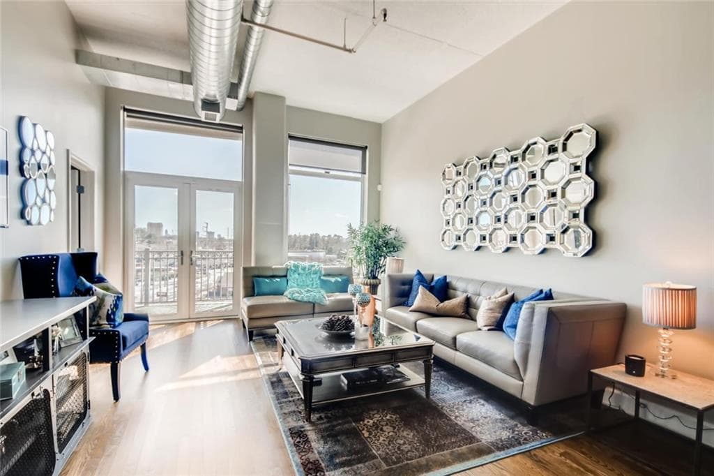 1 bedroom, 1 bathroom, 964 sq ft condominium sold at 3820 Roswell Road 605, Atlanta, GA 30342