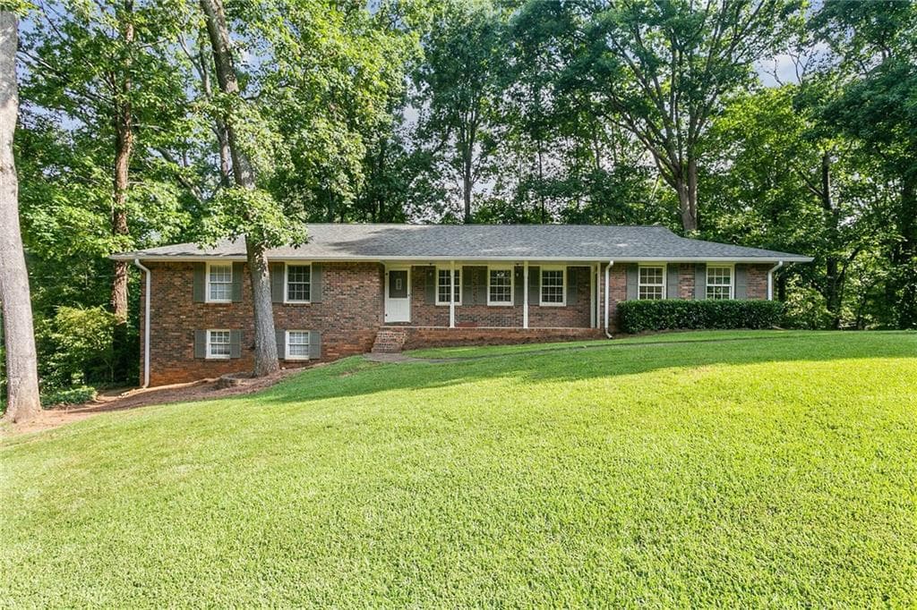 3 bedroom, 2 bathroom, 1,605 sq ft single family residence sold at 2603 Oak Hill Drive, Marietta, GA 30062