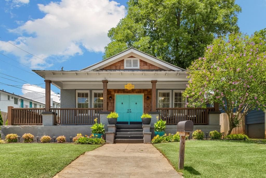 4 bedroom, 3 bathroom, 1,992 sq ft single family residence sold at 751 Cascade Avenue, Atlanta, GA 30310