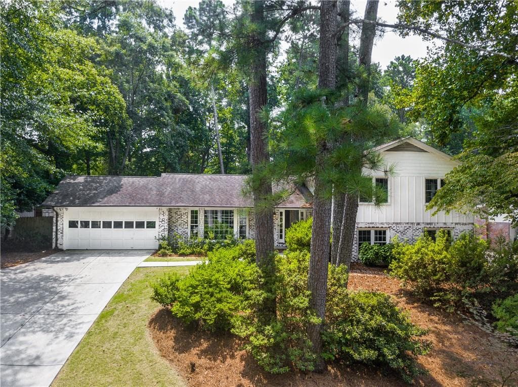 1829 W Nancy Creek Drive, Brookhaven, GA 30341 — most recent listing photo