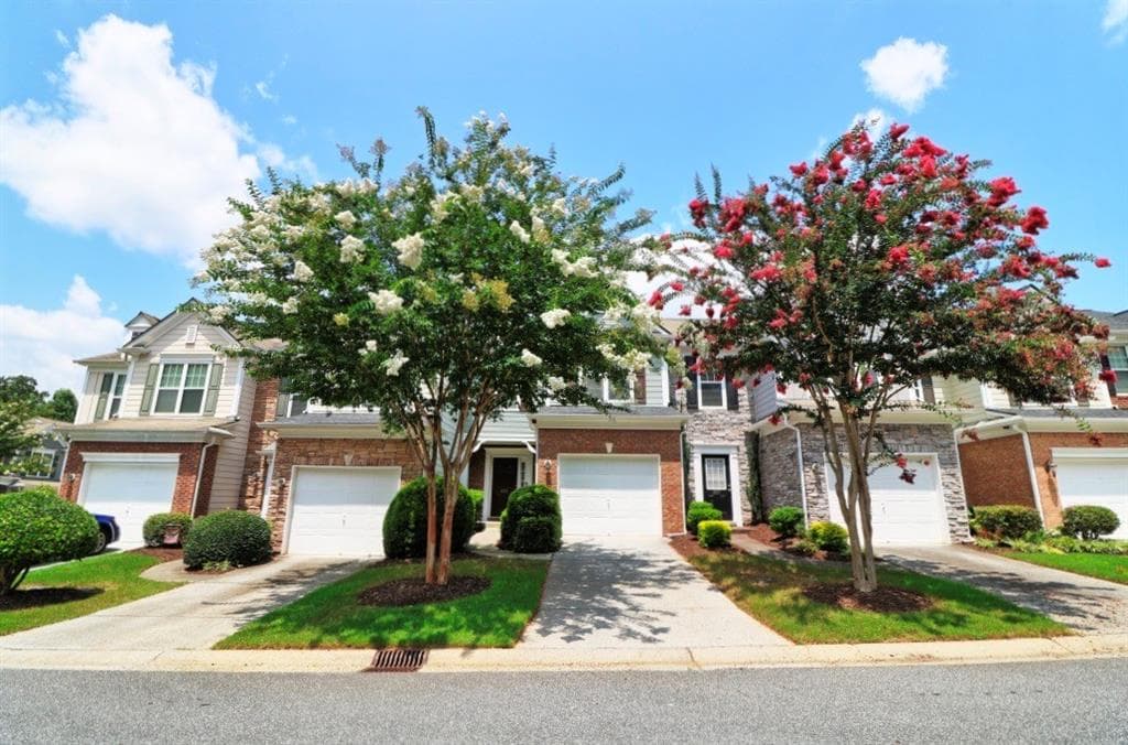 3 bedroom, 3 bathroom, 1,638 sq ft townhouse sold at 225 Kigian Trail, Woodstock, GA 30188