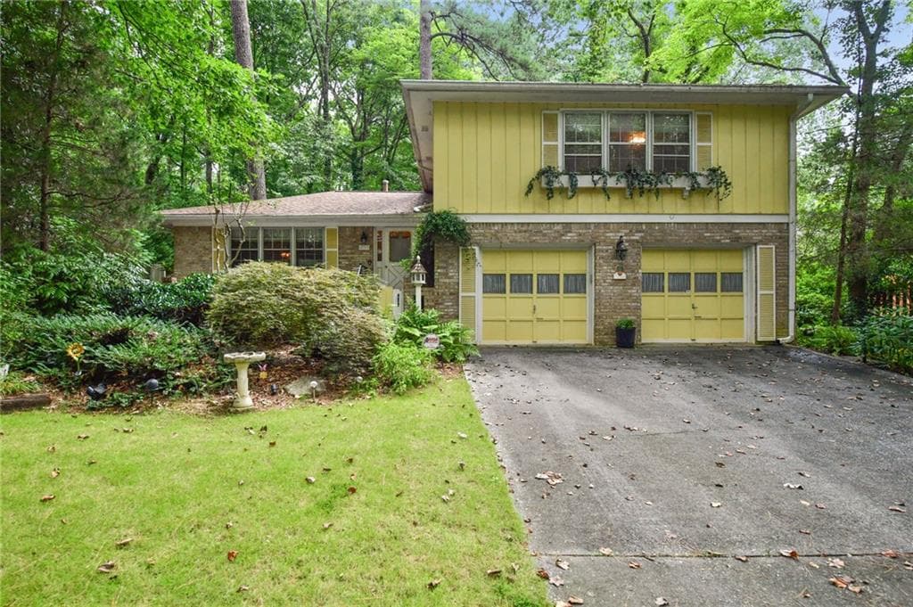 4 bedroom, 3 bathroom, 2,062 sq ft single family residence sold at 2753 Laurelwood Road, Dunwoody, GA 30360