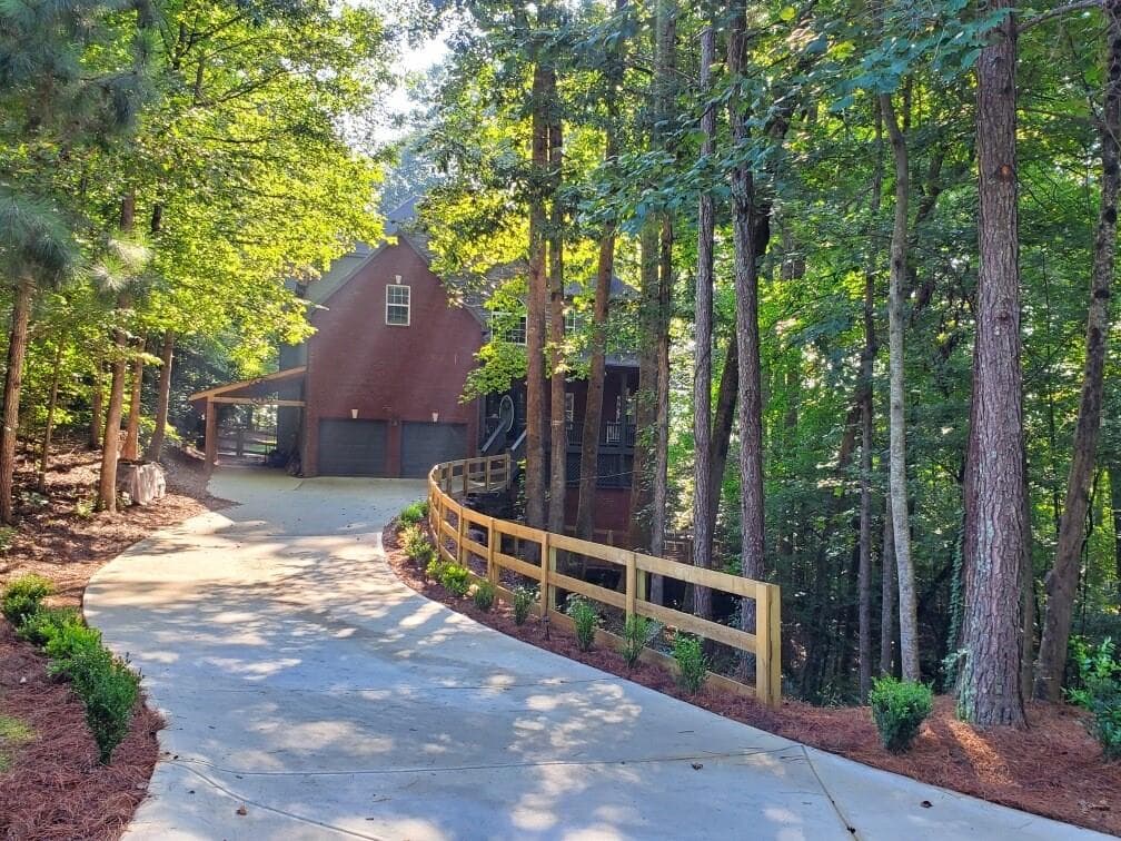 5 bedroom, 5 bathroom, 3,815 sq ft single family residence sold at 115 Red Oak Close, Alpharetta, GA 30004