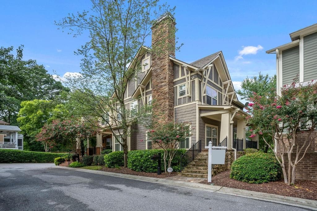 3 bedroom, 4 bathroom, 2,741 sq ft townhouse sold at 1294 Atlantic Drive, Atlanta, GA 30318