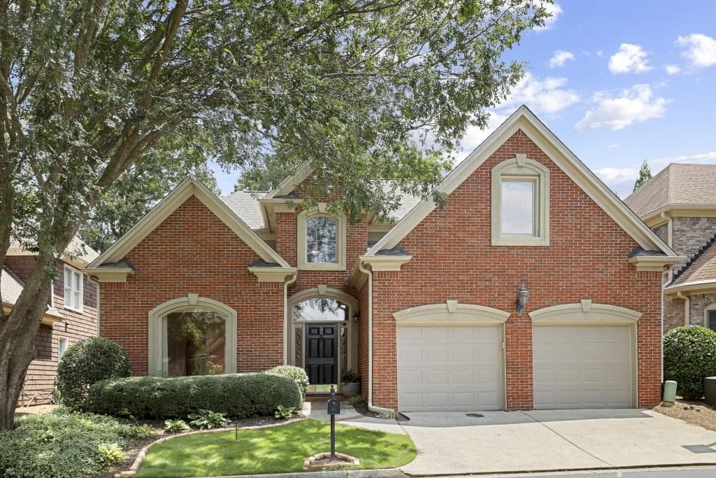 4 bedroom, 4 bathroom, 3,392 sq ft single family residence sold at 6330 Glen Oaks Lane, Atlanta, GA 30328