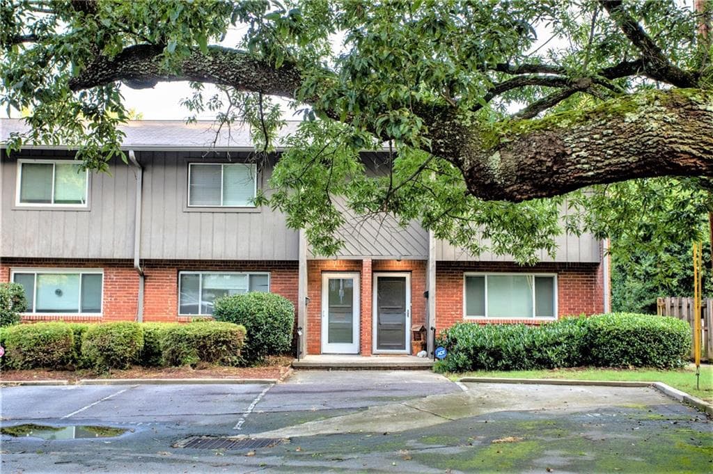 2 bedroom, 2 bathroom, 1,064 sq ft condominium sold at 1616 Briarcliff Road 2, Atlanta, GA 30306