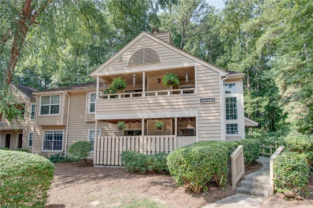 2 bedroom, 2 bathroom, 1,300 sq ft condominium sold at 1408 N Crossing Drive, Atlanta, GA 30329