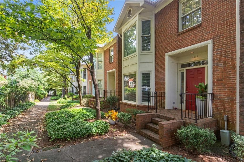 2 bedroom, 3 bathroom, 1,818 sq ft condominium sold at 1087 High Point Drive, Atlanta, GA 30306